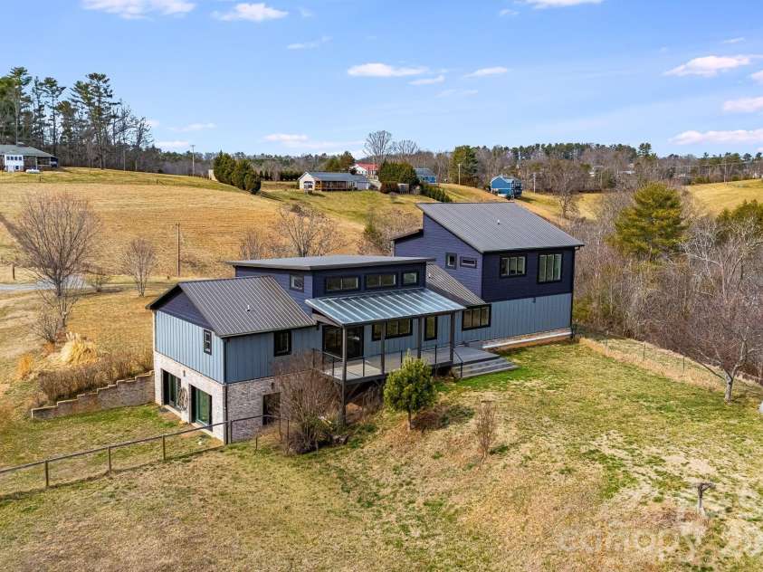 76 Murray Debruhl Road, Alexander, NC 28701.  MLS# CAR4345165, YatesRealty ID 3942. 