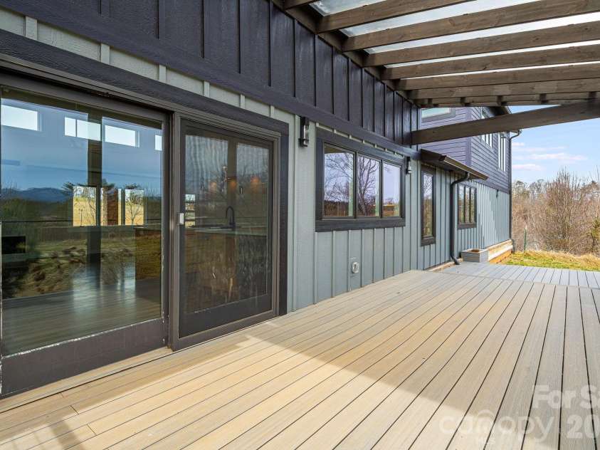 76 Murray Debruhl Road, Alexander, NC 28701.  MLS# CAR4345165, YatesRealty ID 3942. 