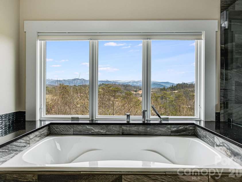 76 Murray Debruhl Road, Alexander, NC 28701.  MLS# CAR4345165, YatesRealty ID 3942. 