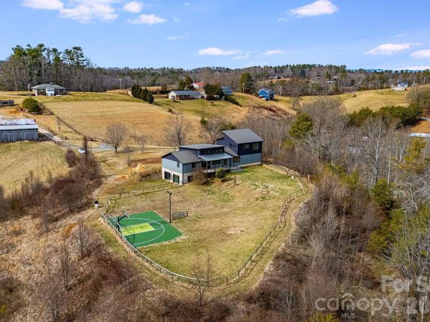 76 Murray Debruhl Road, Alexander, NC 28701.  MLS# CAR4345165, YatesRealty ID 3942. 