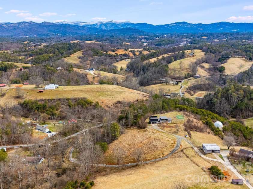 76 Murray Debruhl Road, Alexander, NC 28701.  MLS# CAR4345165, YatesRealty ID 3942. 