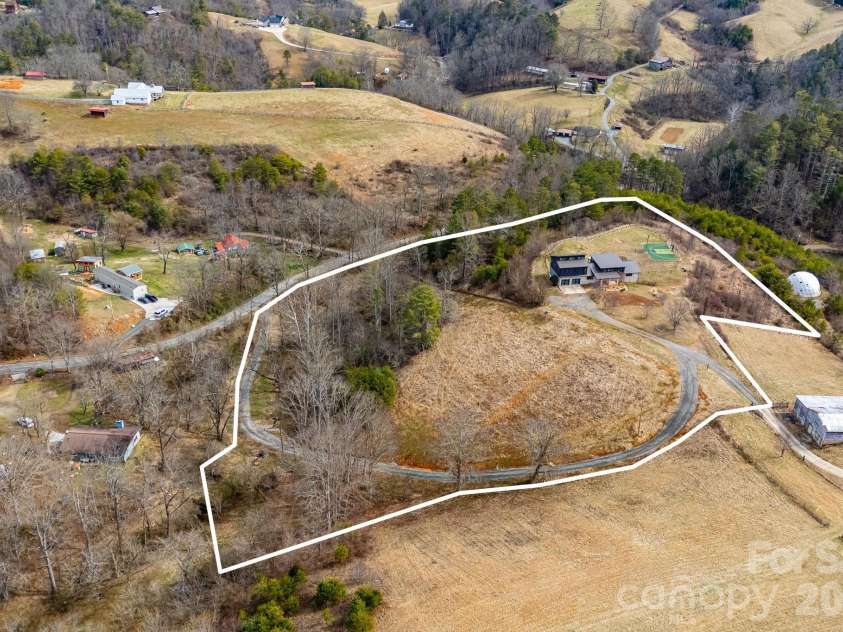 76 Murray Debruhl Road, Alexander, NC 28701.  MLS# CAR4345165, YatesRealty ID 3942. 