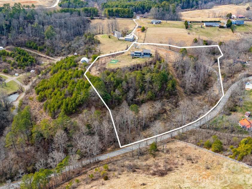 76 Murray Debruhl Road, Alexander, NC 28701.  MLS# CAR4345165, YatesRealty ID 3942. 
