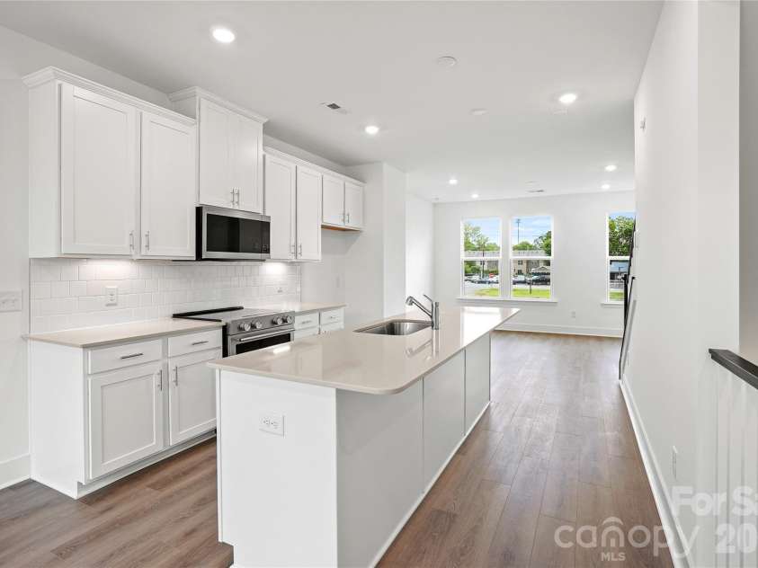 1009 Revival Row, Charlotte, NC 28208.  MLS# CAR4406936, YatesRealty ID 39420. 