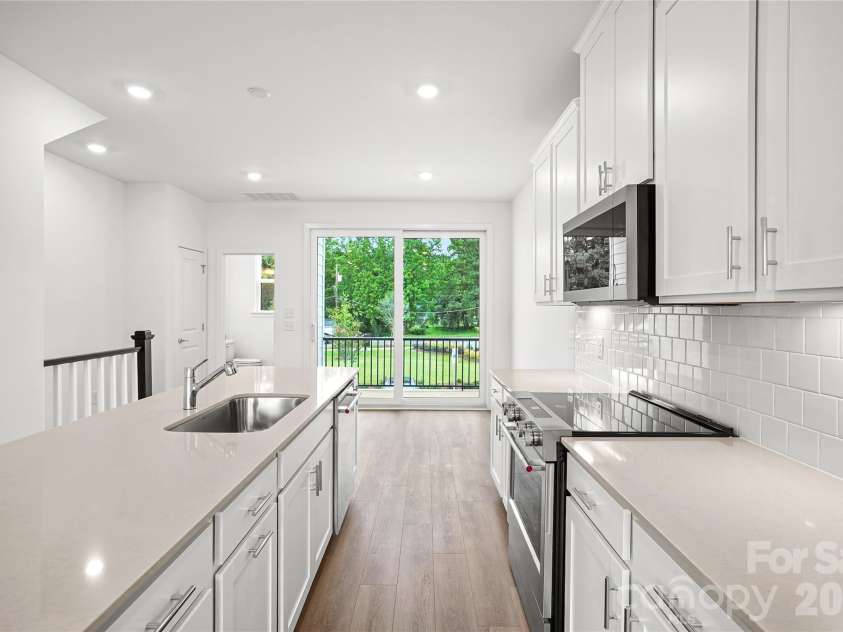 1009 Revival Row, Charlotte, NC 28208.  MLS# CAR4406936, YatesRealty ID 39420. 