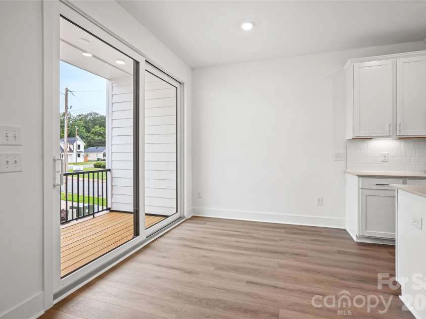 1009 Revival Row, Charlotte, NC 28208.  MLS# CAR4406936, YatesRealty ID 39420. 