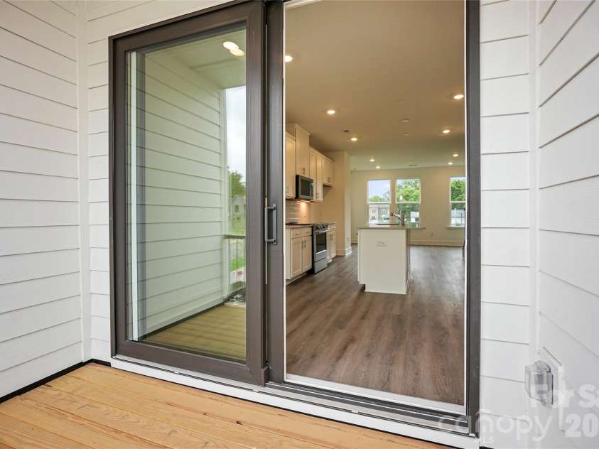 1009 Revival Row, Charlotte, NC 28208.  MLS# CAR4406936, YatesRealty ID 39420. 