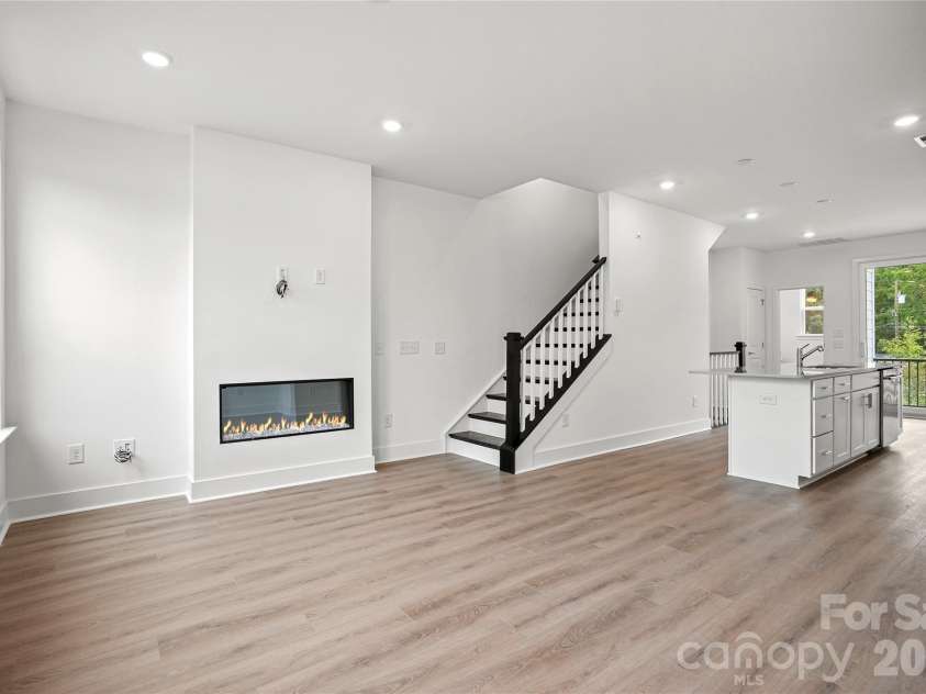 1009 Revival Row, Charlotte, NC 28208.  MLS# CAR4406936, YatesRealty ID 39420. 