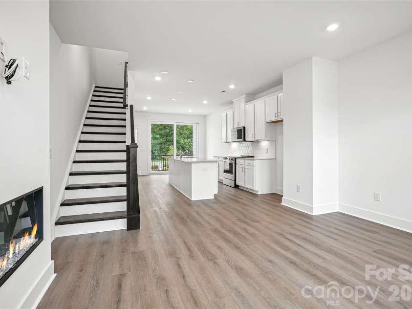 1009 Revival Row, Charlotte, NC 28208.  MLS# CAR4406936, YatesRealty ID 39420. 