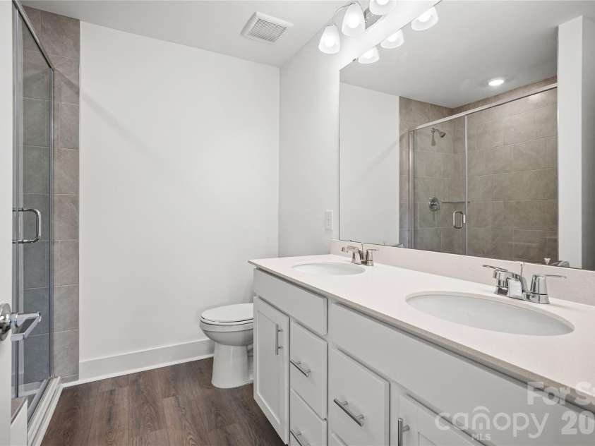 1009 Revival Row, Charlotte, NC 28208.  MLS# CAR4406936, YatesRealty ID 39420. 