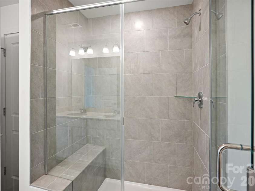 1009 Revival Row, Charlotte, NC 28208.  MLS# CAR4406936, YatesRealty ID 39420. 