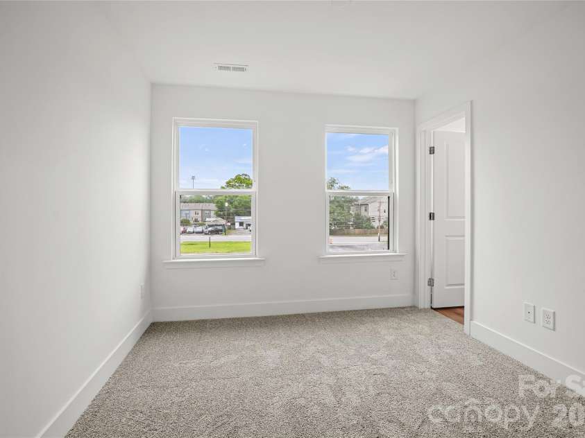 1009 Revival Row, Charlotte, NC 28208.  MLS# CAR4406936, YatesRealty ID 39420. 