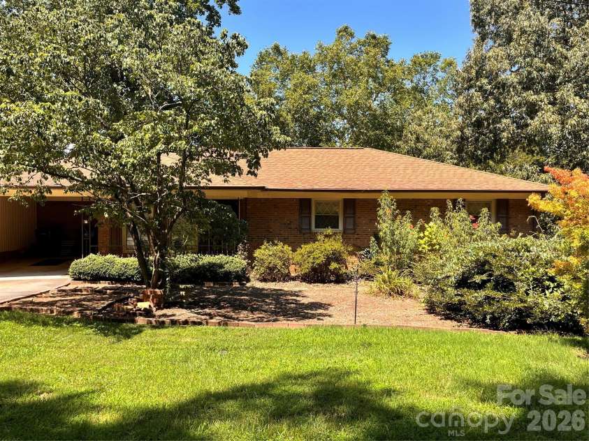 410 Thompson Street, Stanley, NC 28164.  MLS# CAR4406815, YatesRealty ID 39424. 