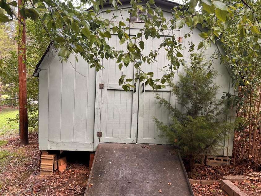 410 Thompson Street, Stanley, NC 28164.  MLS# CAR4406815, YatesRealty ID 39424. 