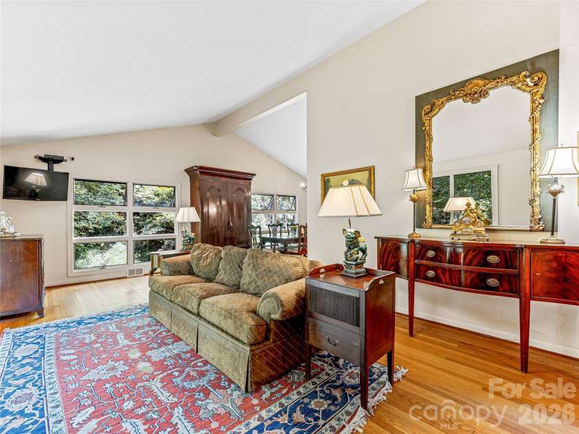 5 Hillcrest Road, Asheville, NC 28804.  MLS# CAR4406075, YatesRealty ID 39425. 