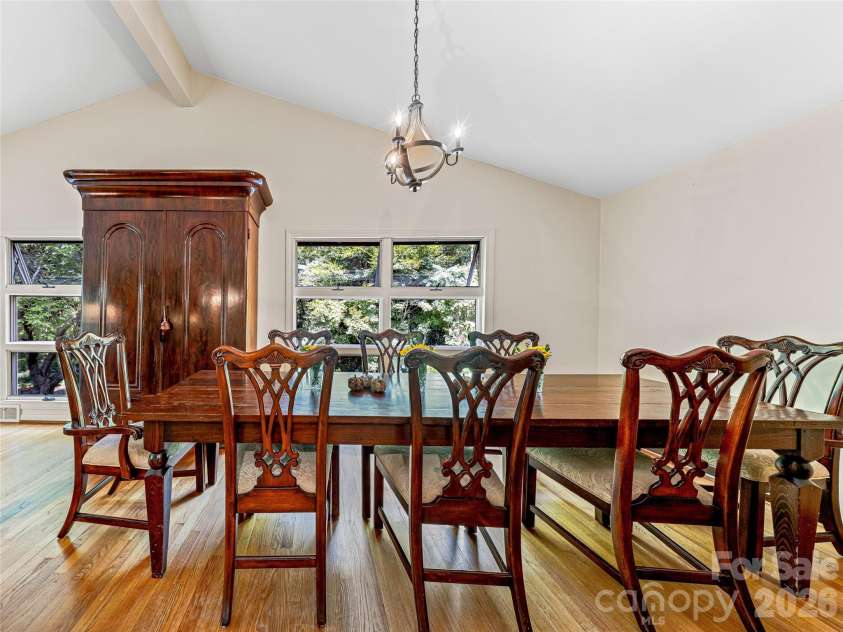 5 Hillcrest Road, Asheville, NC 28804.  MLS# CAR4406075, YatesRealty ID 39425. 