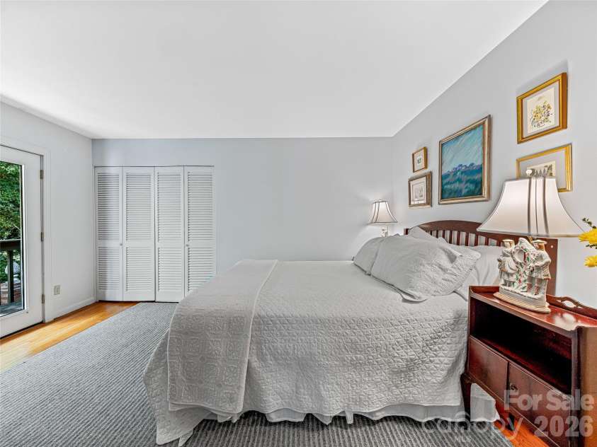 5 Hillcrest Road, Asheville, NC 28804.  MLS# CAR4406075, YatesRealty ID 39425. 