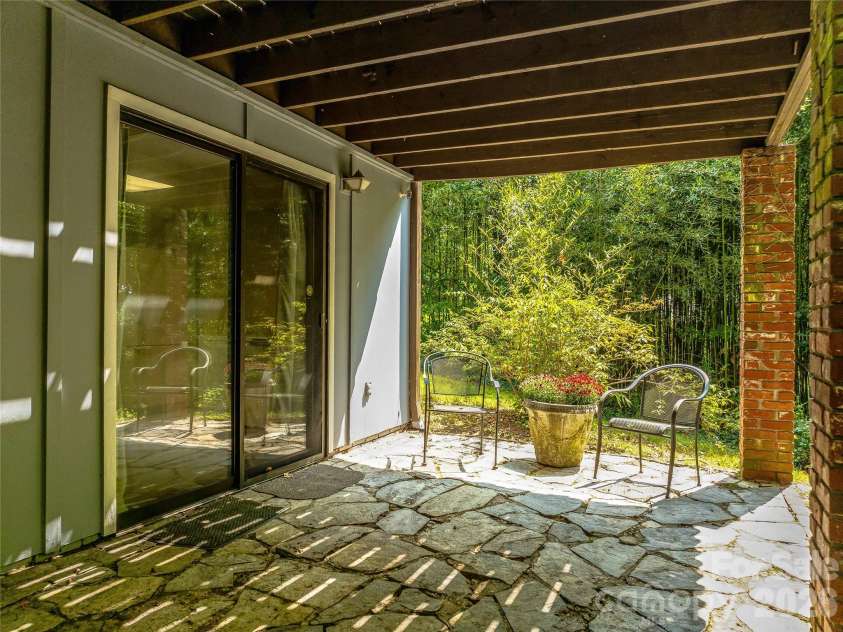 5 Hillcrest Road, Asheville, NC 28804.  MLS# CAR4406075, YatesRealty ID 39425. 