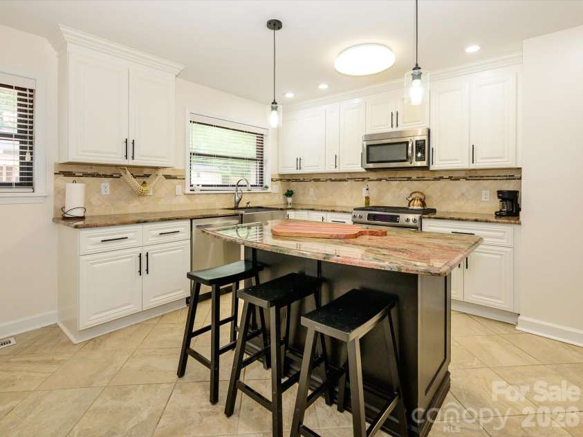 1106 Robinhood Lane, Kannapolis, NC 28081.  MLS# CAR4406023, YatesRealty ID 39426. 