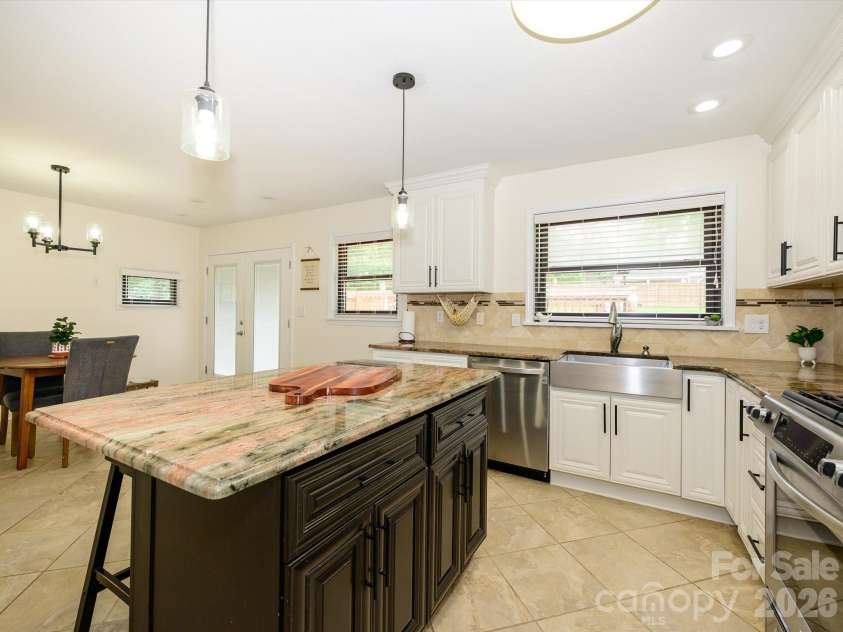 1106 Robinhood Lane, Kannapolis, NC 28081.  MLS# CAR4406023, YatesRealty ID 39426. 