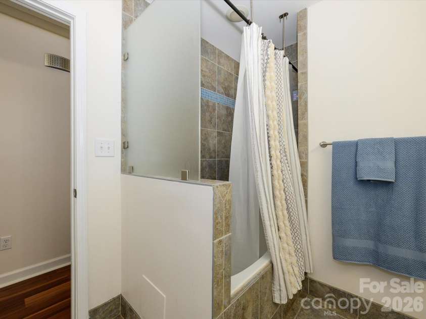 1106 Robinhood Lane, Kannapolis, NC 28081.  MLS# CAR4406023, YatesRealty ID 39426. 