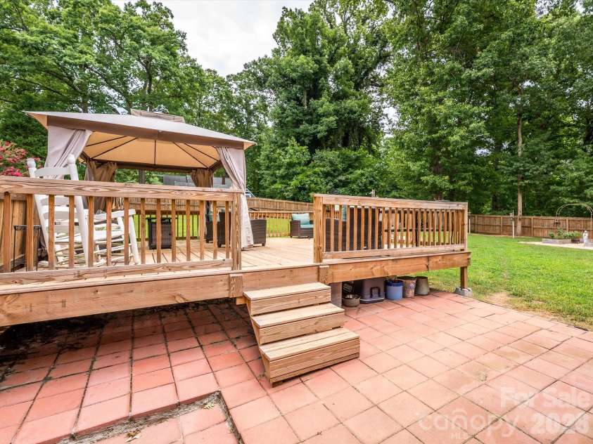 1106 Robinhood Lane, Kannapolis, NC 28081.  MLS# CAR4406023, YatesRealty ID 39426. 