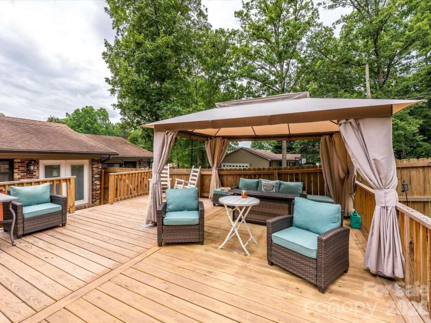 1106 Robinhood Lane, Kannapolis, NC 28081.  MLS# CAR4406023, YatesRealty ID 39426. 