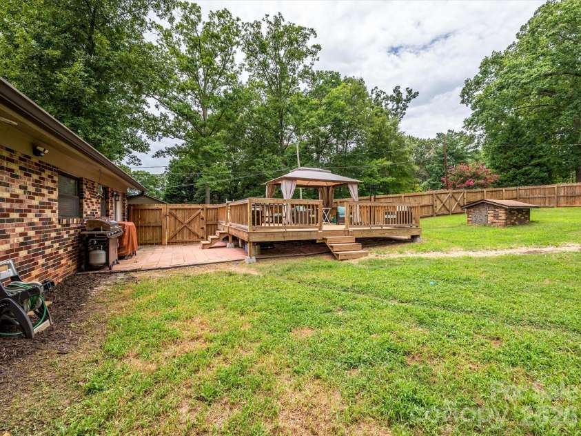 1106 Robinhood Lane, Kannapolis, NC 28081.  MLS# CAR4406023, YatesRealty ID 39426. 