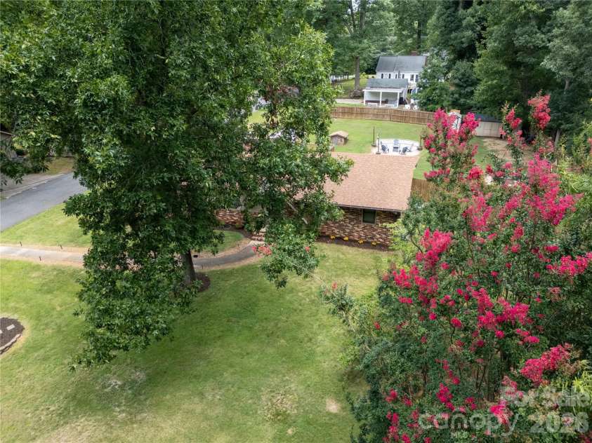 1106 Robinhood Lane, Kannapolis, NC 28081.  MLS# CAR4406023, YatesRealty ID 39426. 