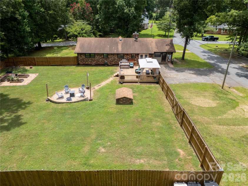 1106 Robinhood Lane, Kannapolis, NC 28081.  MLS# CAR4406023, YatesRealty ID 39426. 