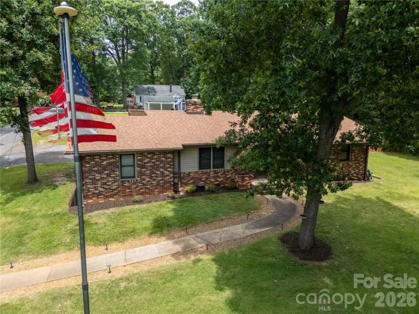 1106 Robinhood Lane, Kannapolis, NC 28081.  MLS# CAR4406023, YatesRealty ID 39426. 