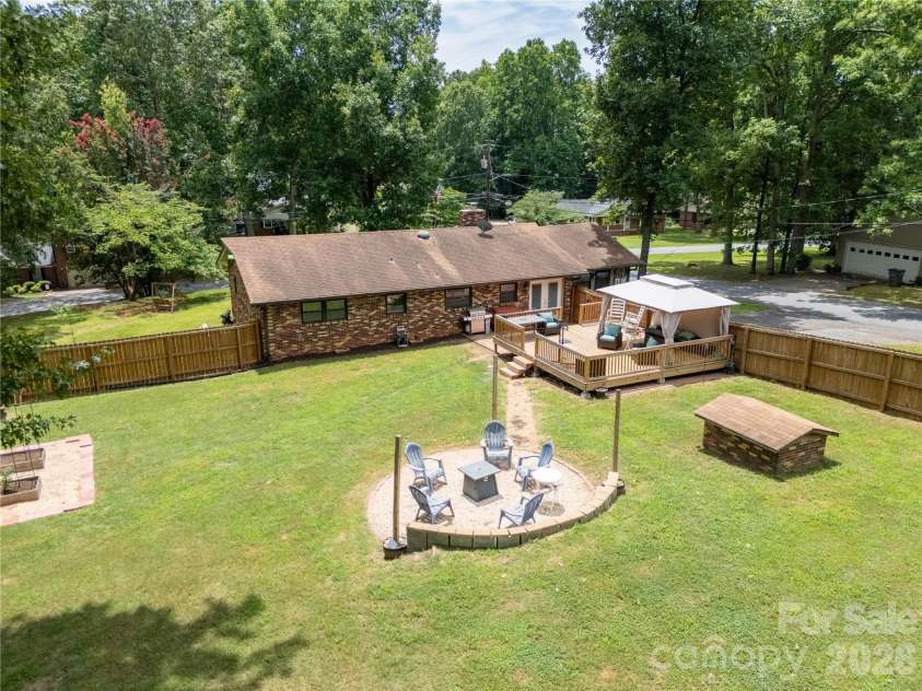 1106 Robinhood Lane, Kannapolis, NC 28081.  MLS# CAR4406023, YatesRealty ID 39426. 