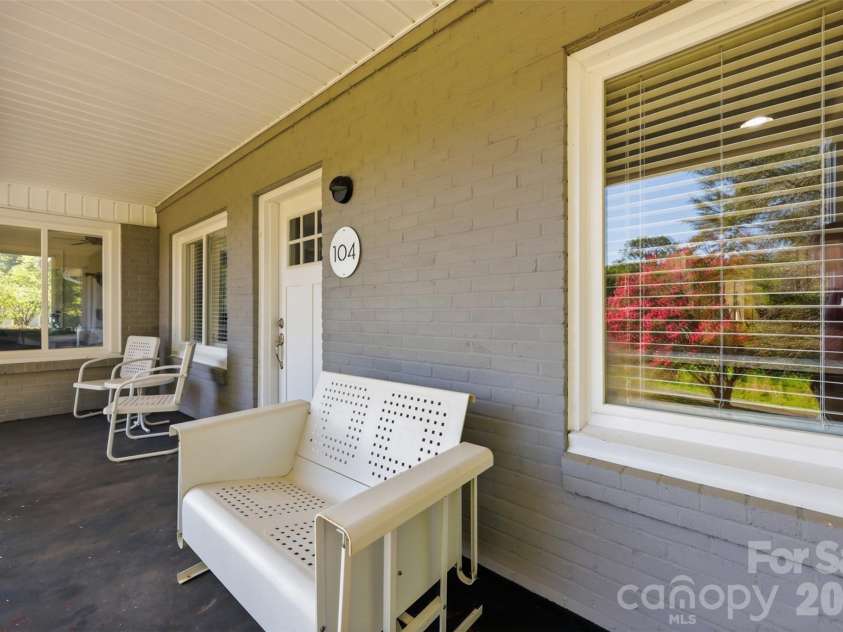 104 31st Avenue, Hickory, NC 28601.  MLS# CAR4400944, YatesRealty ID 39427. 