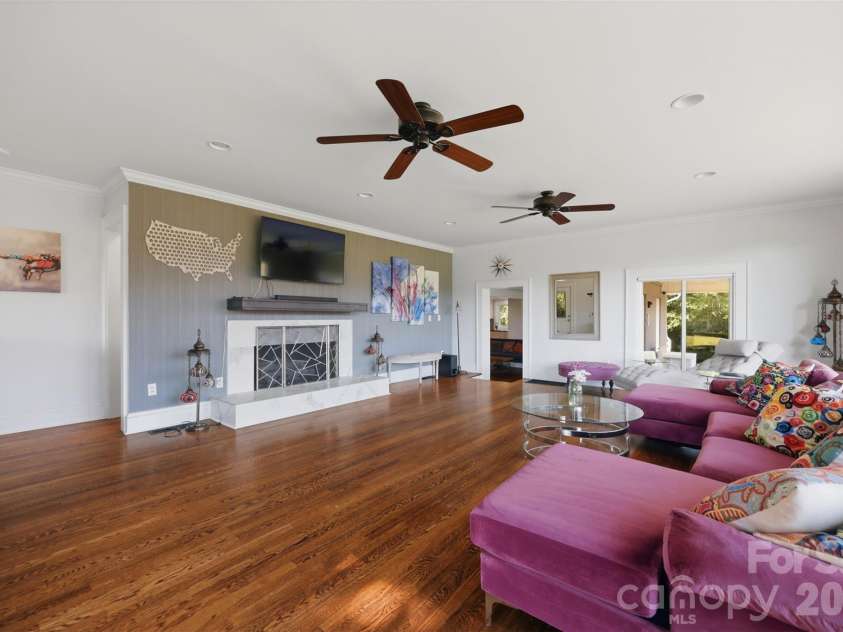104 31st Avenue, Hickory, NC 28601.  MLS# CAR4400944, YatesRealty ID 39427. 