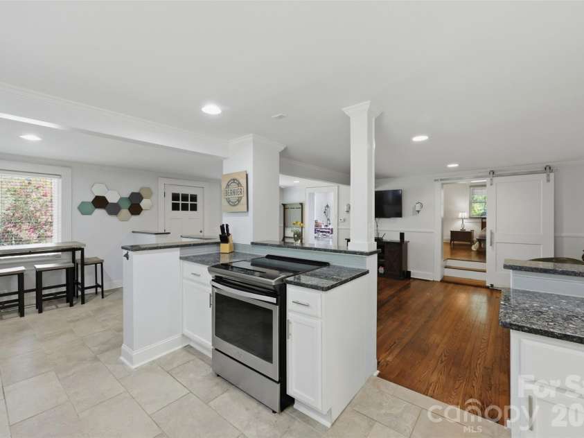 104 31st Avenue, Hickory, NC 28601.  MLS# CAR4400944, YatesRealty ID 39427. 