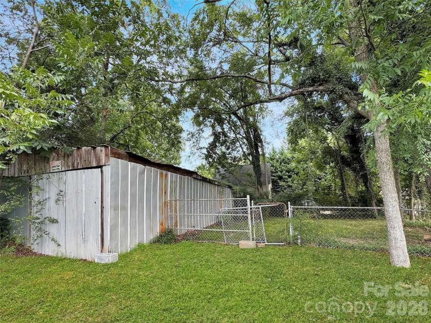 1310 Meadow Avenue, Kannapolis, NC 28083.  MLS# CAR4406498, YatesRealty ID 39429. 
