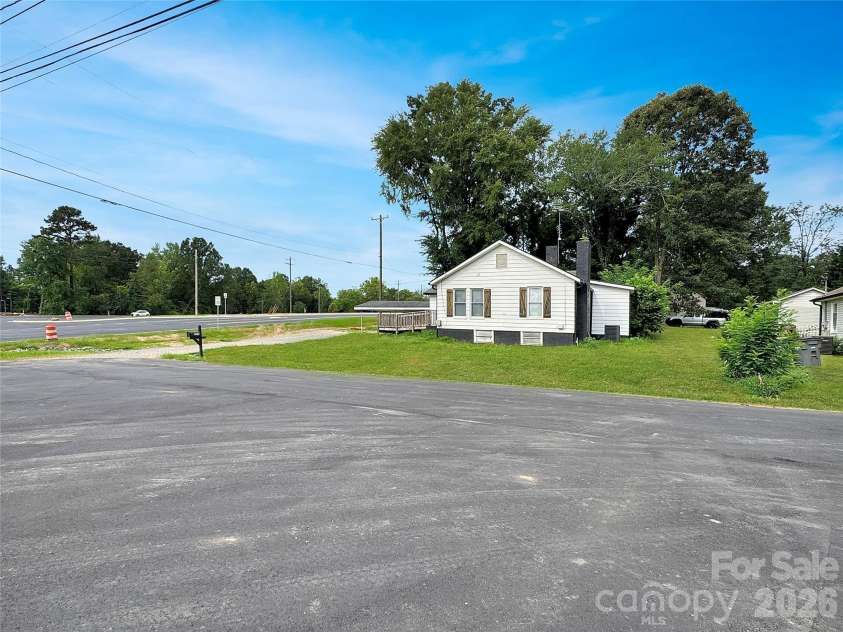 1310 Meadow Avenue, Kannapolis, NC 28083.  MLS# CAR4406498, YatesRealty ID 39429. 