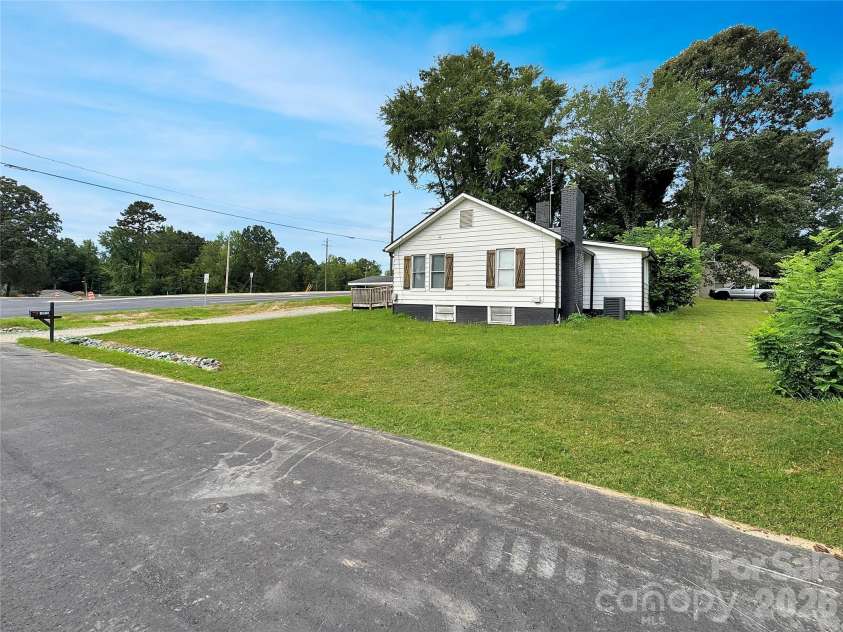1310 Meadow Avenue, Kannapolis, NC 28083.  MLS# CAR4406498, YatesRealty ID 39429. 