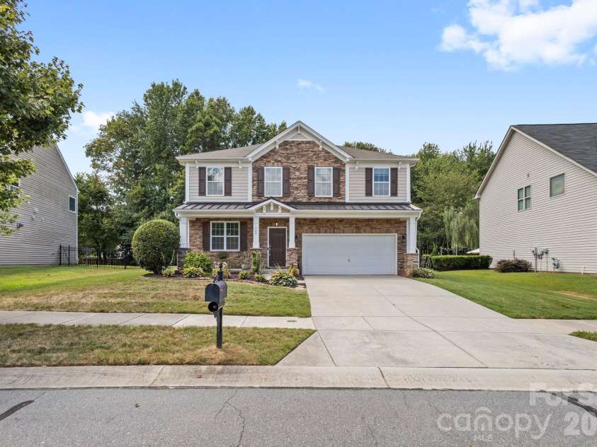 149 Wellshire Street, Mooresville, NC 28115.  MLS# CAR4286260, YatesRealty ID 3943. 