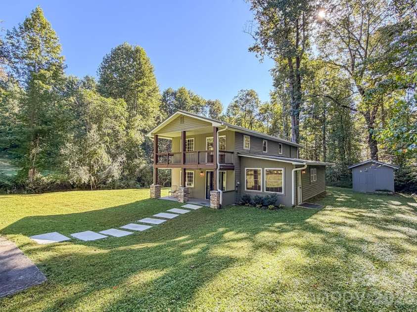 283 Robin Drive, Marion, NC 28752.  MLS# CAR4427914, YatesRealty ID 3943. 