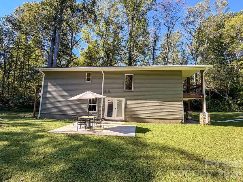 283 Robin Drive, Marion, NC 28752.  MLS# CAR4427914, YatesRealty ID 3943. 