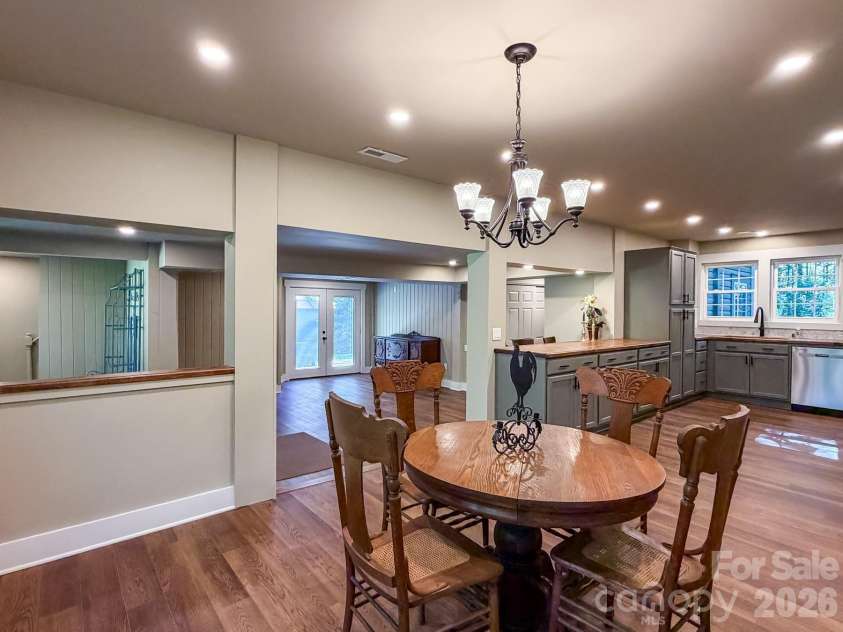 283 Robin Drive, Marion, NC 28752.  MLS# CAR4427914, YatesRealty ID 3943. 