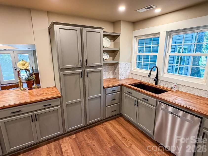 283 Robin Drive, Marion, NC 28752.  MLS# CAR4427914, YatesRealty ID 3943. 