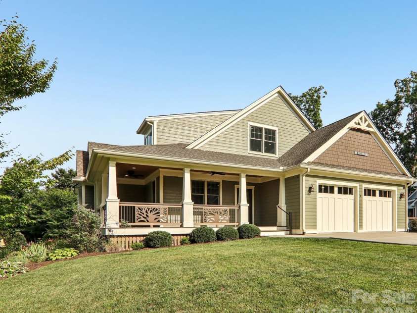 17 Hamilton Woods Lane, Etowah, NC 28729.  MLS# CAR4397460, YatesRealty ID 39431. 
