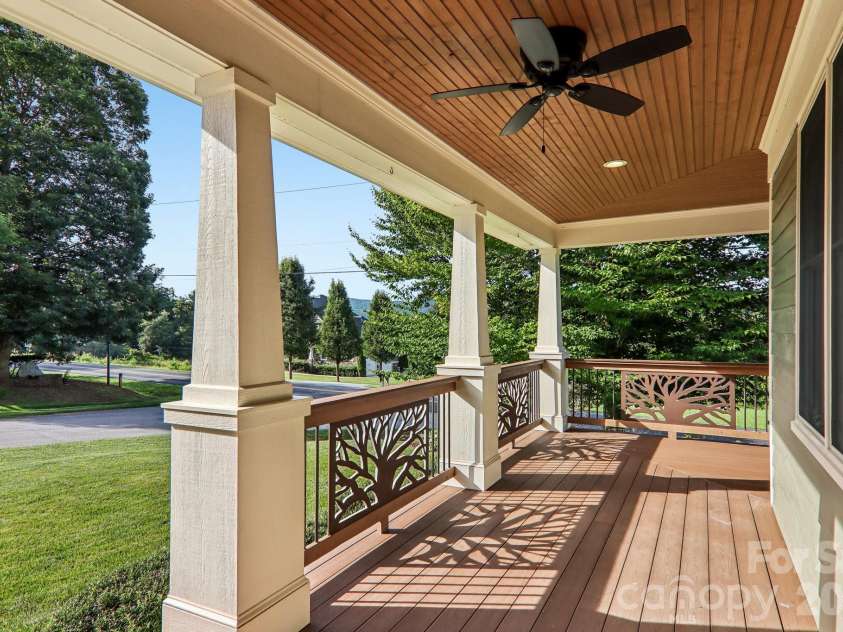 17 Hamilton Woods Lane, Etowah, NC 28729.  MLS# CAR4397460, YatesRealty ID 39431. 