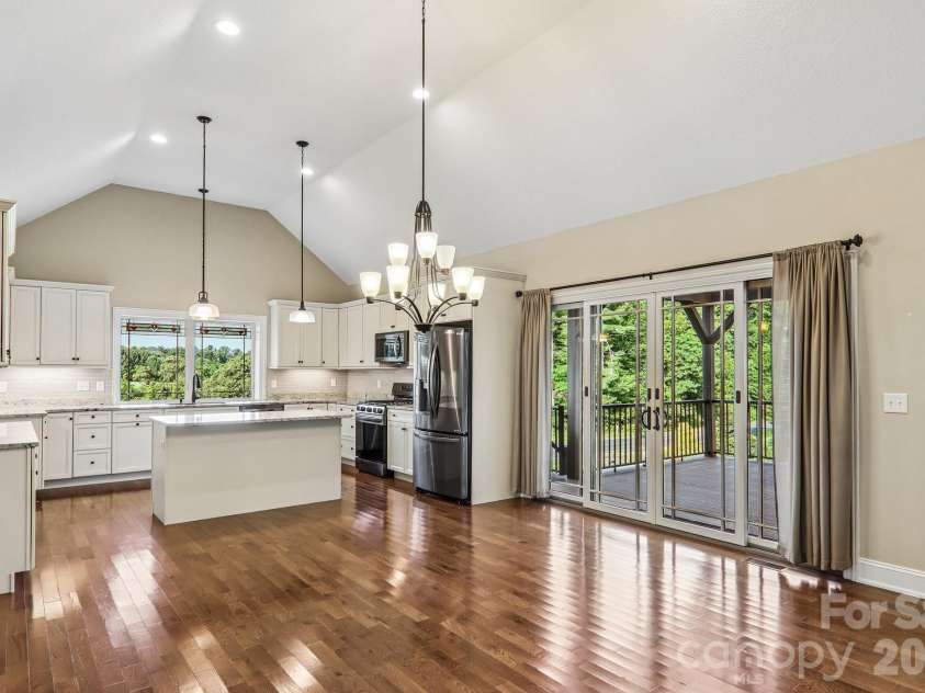 17 Hamilton Woods Lane, Etowah, NC 28729.  MLS# CAR4397460, YatesRealty ID 39431. 