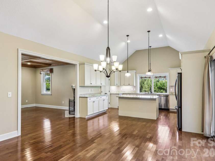 17 Hamilton Woods Lane, Etowah, NC 28729.  MLS# CAR4397460, YatesRealty ID 39431. 