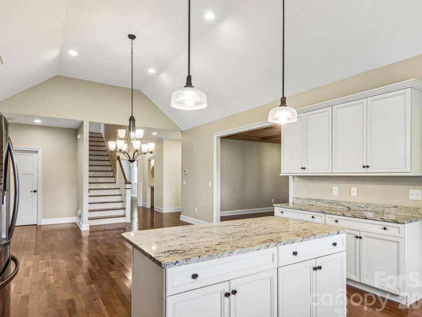 17 Hamilton Woods Lane, Etowah, NC 28729.  MLS# CAR4397460, YatesRealty ID 39431. 