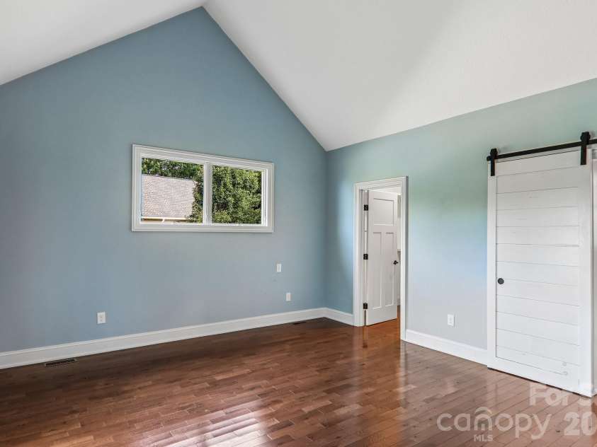 17 Hamilton Woods Lane, Etowah, NC 28729.  MLS# CAR4397460, YatesRealty ID 39431. 