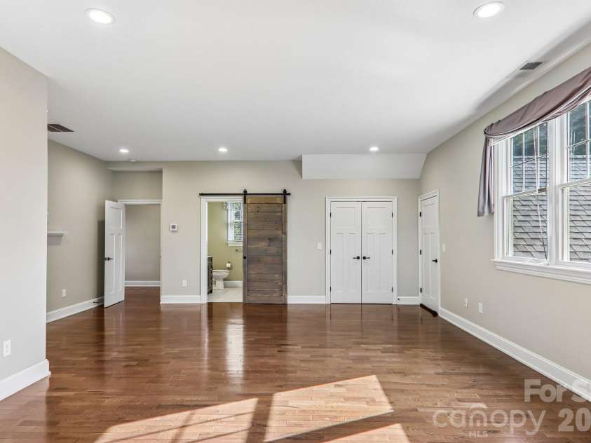 17 Hamilton Woods Lane, Etowah, NC 28729.  MLS# CAR4397460, YatesRealty ID 39431. 